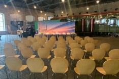 Konferenču apskaņošana un gaismošana