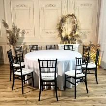 Круглый банкетный стол с черными креслами Chiavari<br /><span style=text-transform:none;><small> комплект на 10 человек, D180 см</small></span> Круглый банкетный стол с черными креслами Chiavari<br /><span style=text-transform:none;><small> комплект на 10 человек, D180 см</small></span>